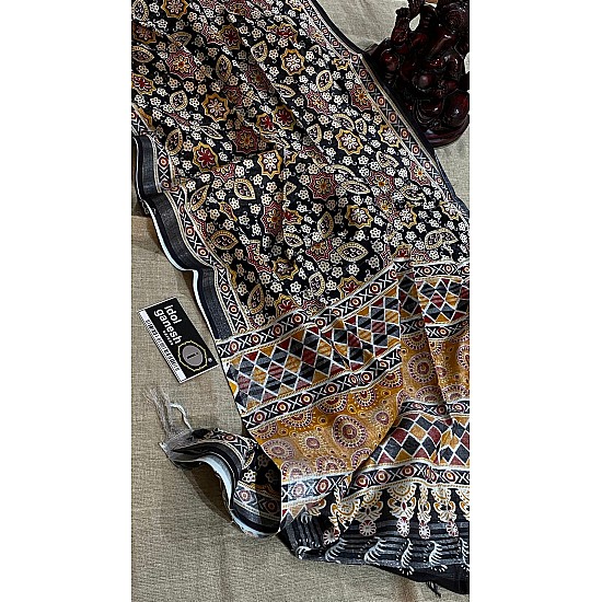 IG1700 Lite weight Lenin sarees 