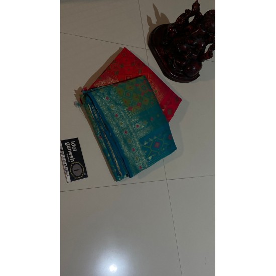 IG4979 pure soft ikkat patola weaving