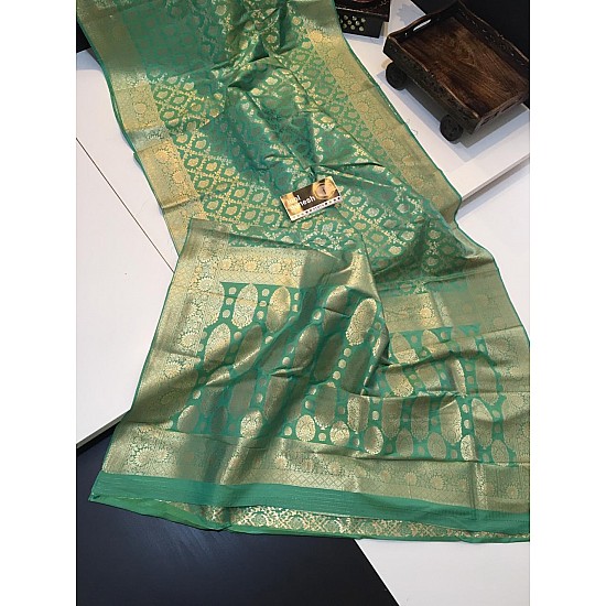IG703 Lite weight soft fancy pattu
