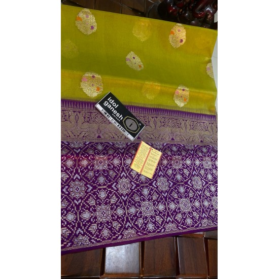 IG7266 pure handwoven Kora/kora ikkath patola weaving IG7266 pure handwoven Kora/kora ikkath patola weaving