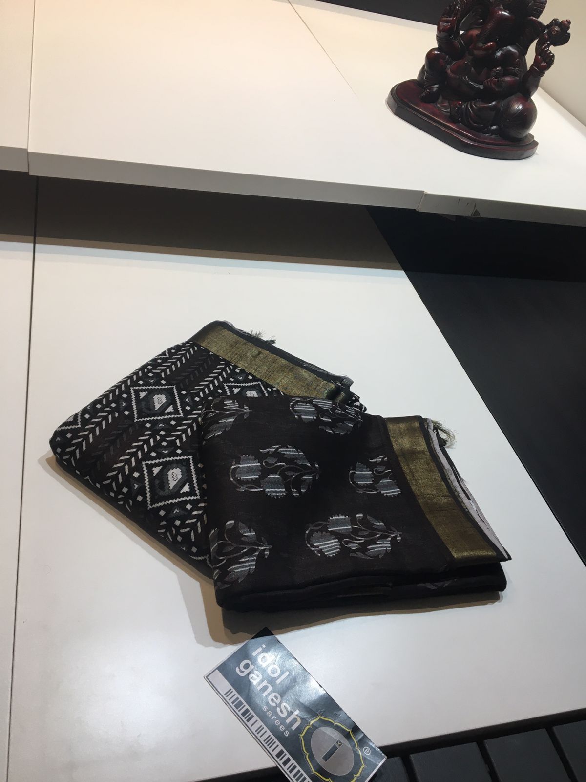 IG196 Lite weight lenin sarees