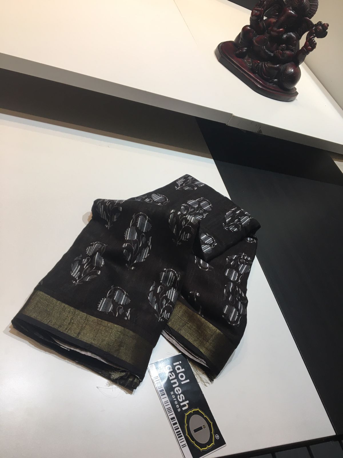 IG196 Lite weight lenin sarees