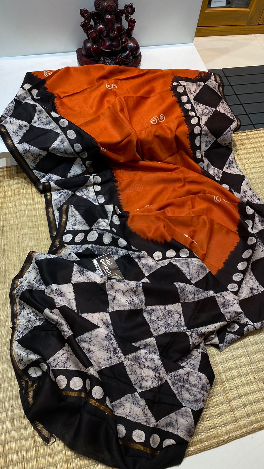 IG2588 Pure Maheshwari Handloom