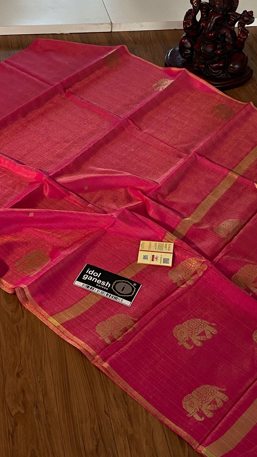 IG3877 pure Handlooms soft tissue taster 
