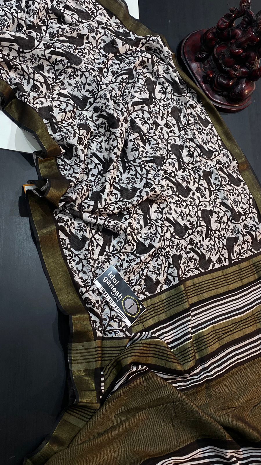 IG5887 lite weight Lenin sarees 